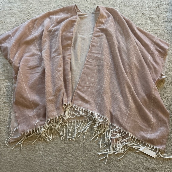 Gentle Fawn Blush Pink Shawl with Fringe - Picture 2 of 7